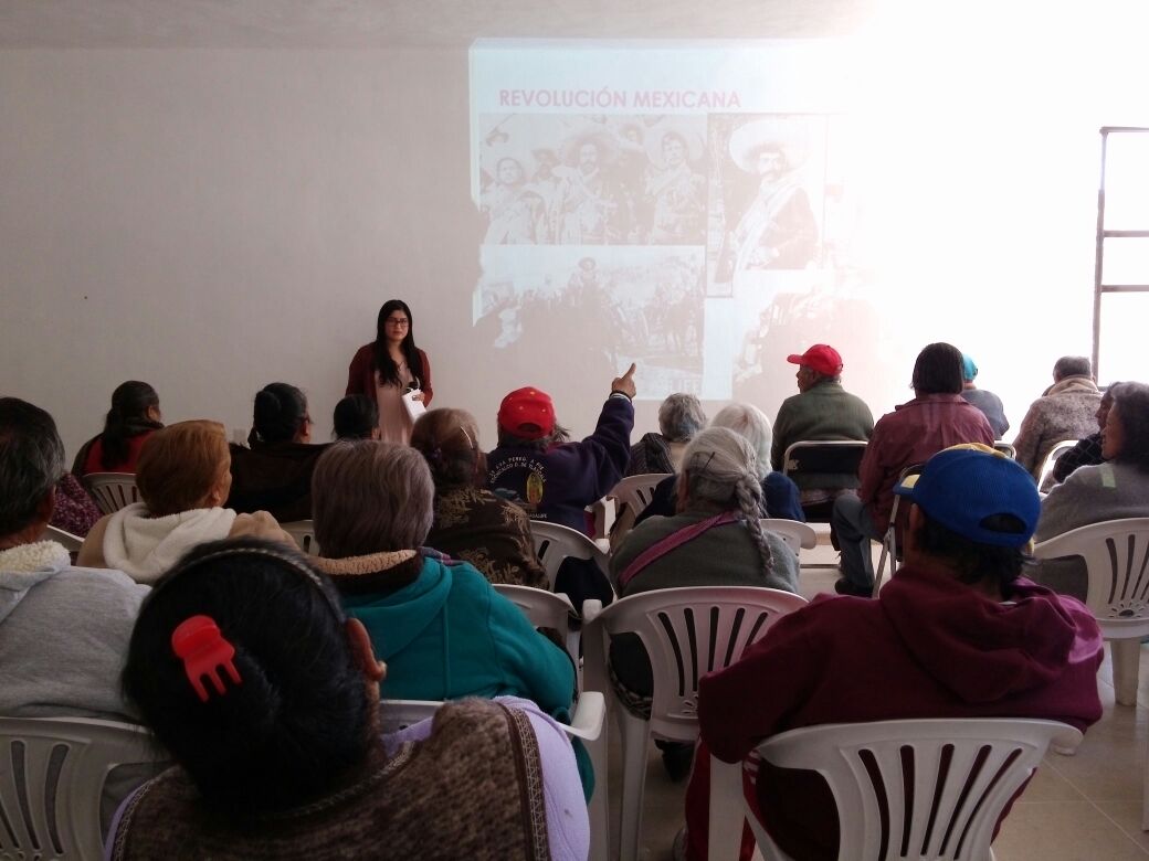 Imparten ejercicios de memoria en la Casa del Abuelo de Zacatelco