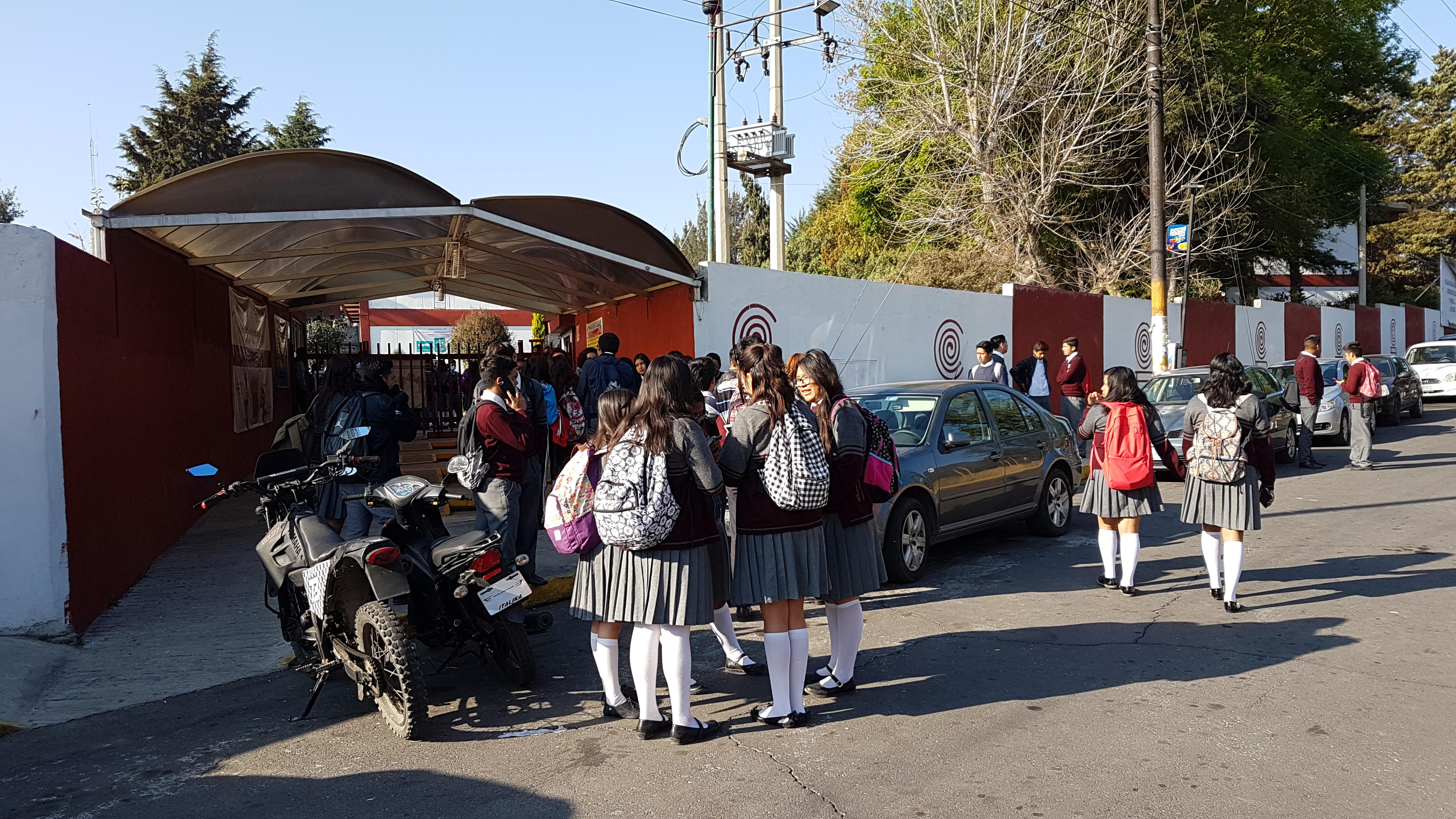 Paran labores planteles de COBAT