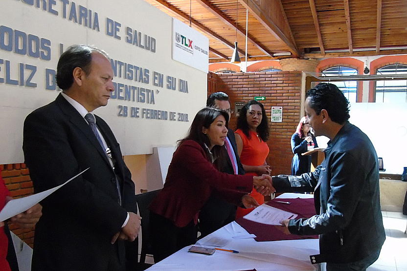 Reconocen en Tlaxcala labor de odontólogos