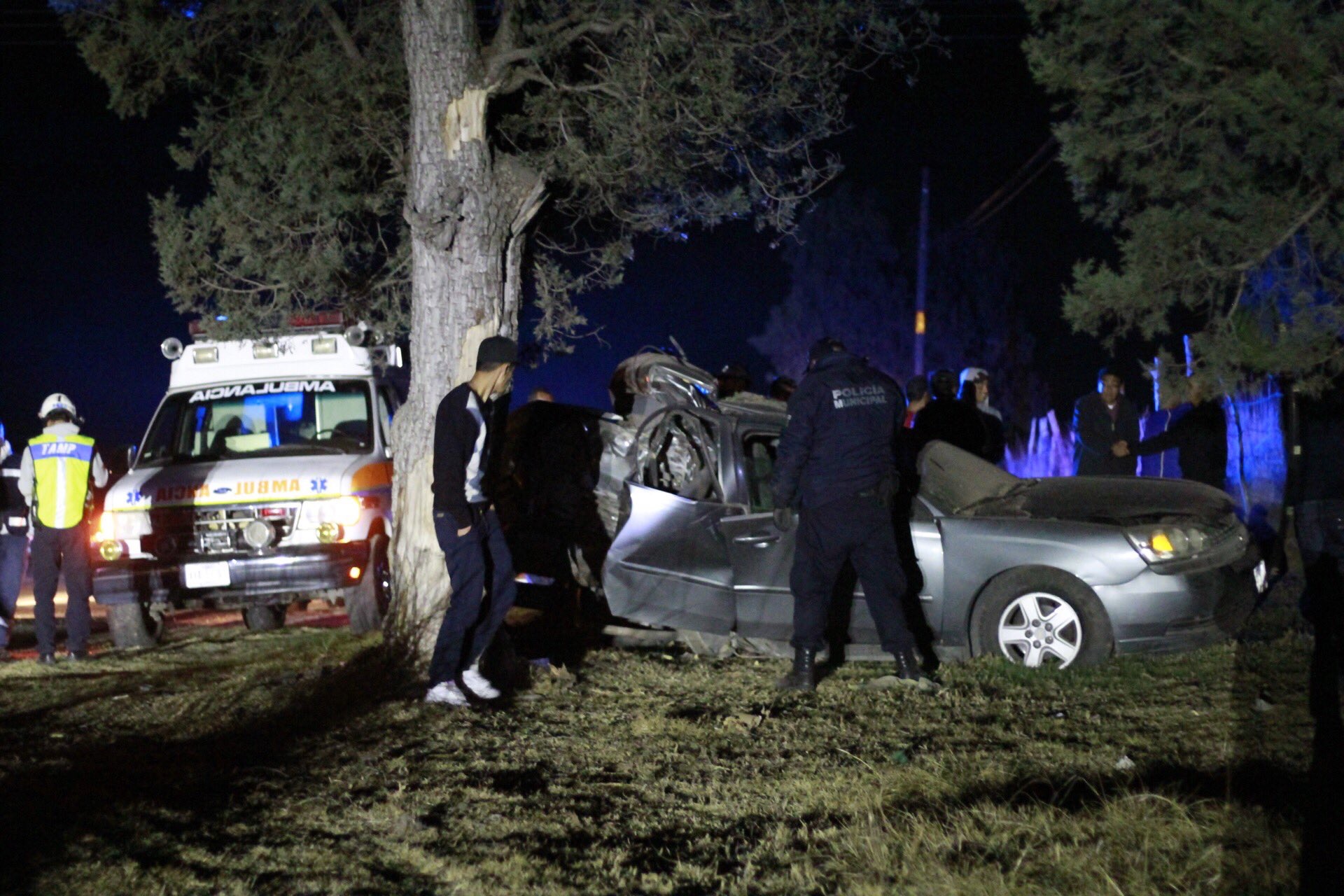 Automovilista pierde el control de su vehículo en la Apizaco-Tlaxco