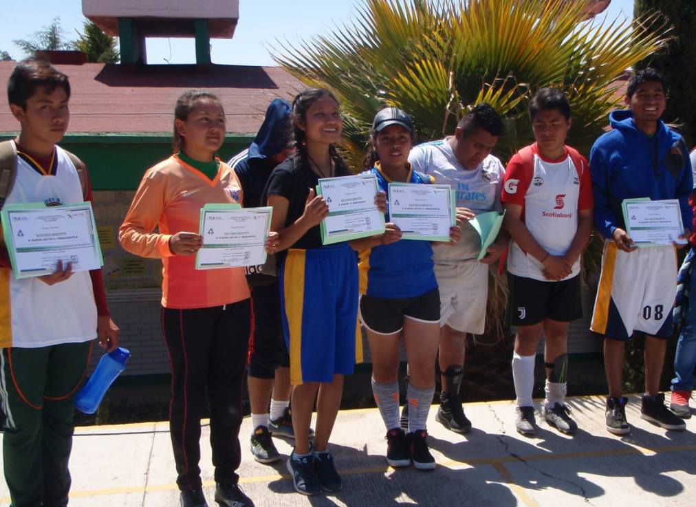 Estudiantes de CECyTE compiten en juegos deportivos
