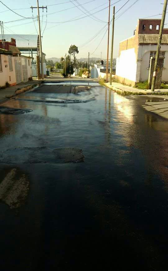 Reportan fuga de agua en Cuatro Señoríos de Tlaxcala
