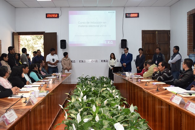 Conmina Piedras a consejos distritales a actuar con apego a ley