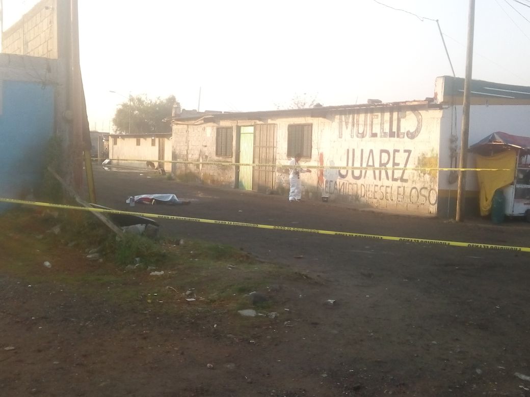 Muere vendedor por bala perdida tras bar de San Pablo del Monte