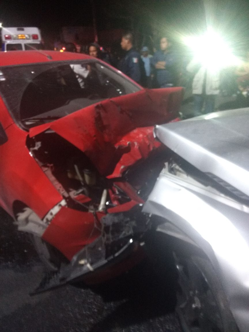 Choque múltiple deja cinco lesionados en Tzompantepec