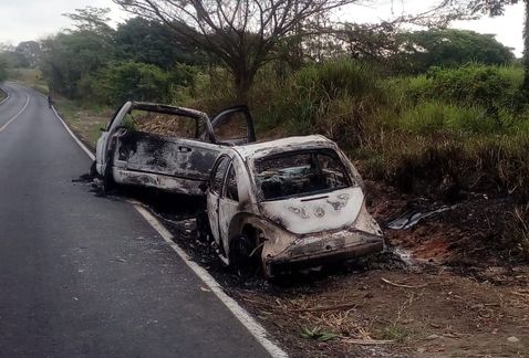 Hallan calcinados autos de tlaxcaltecas desaparecidos en Oaxaca