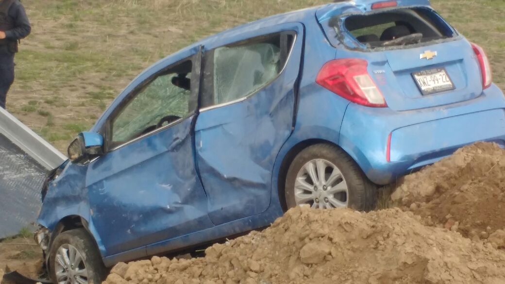 Accidente deja familia herida en la Apizaco-Tlaxco