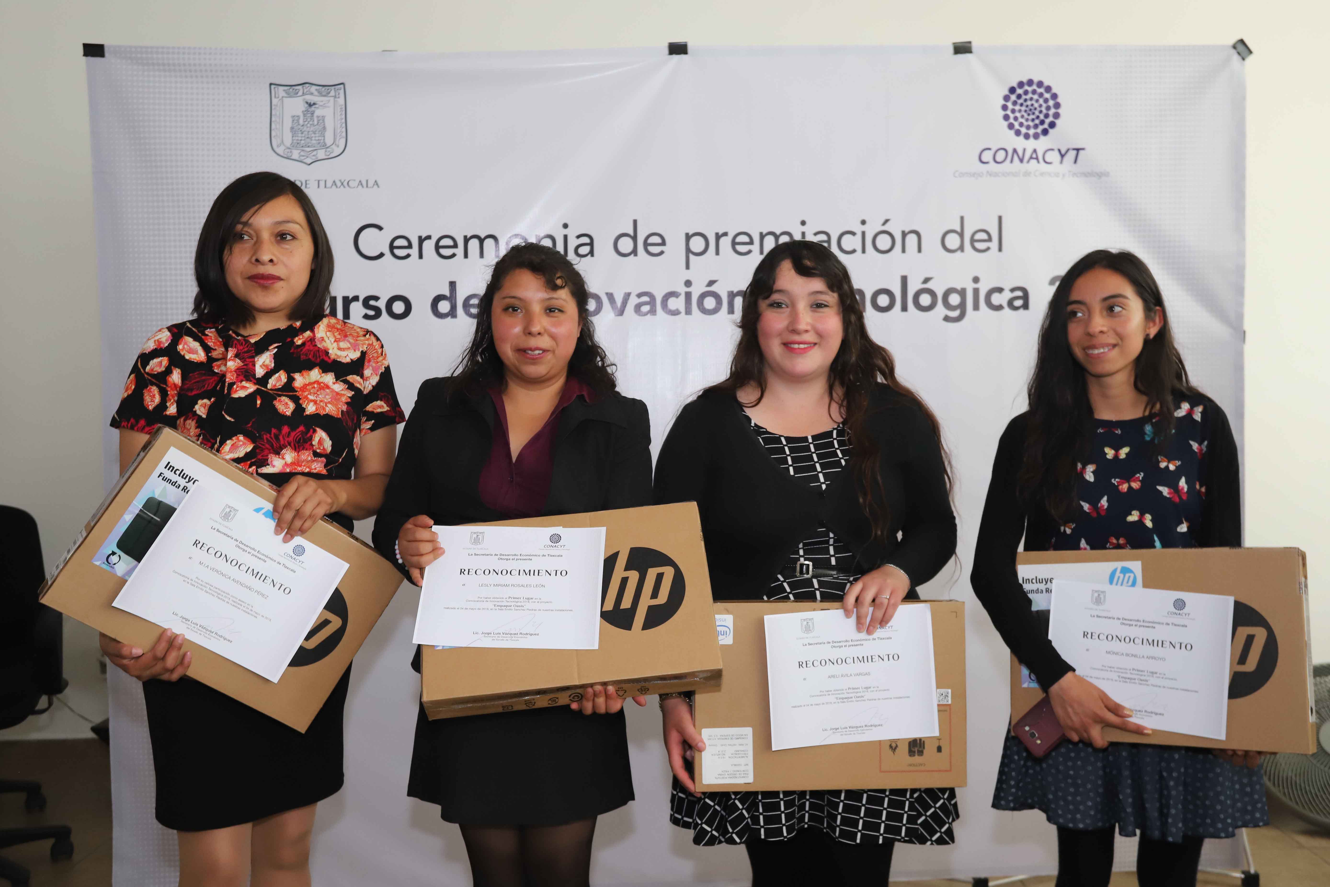 Premia Sedeco a ganadores de premio a la innovación tecnológica