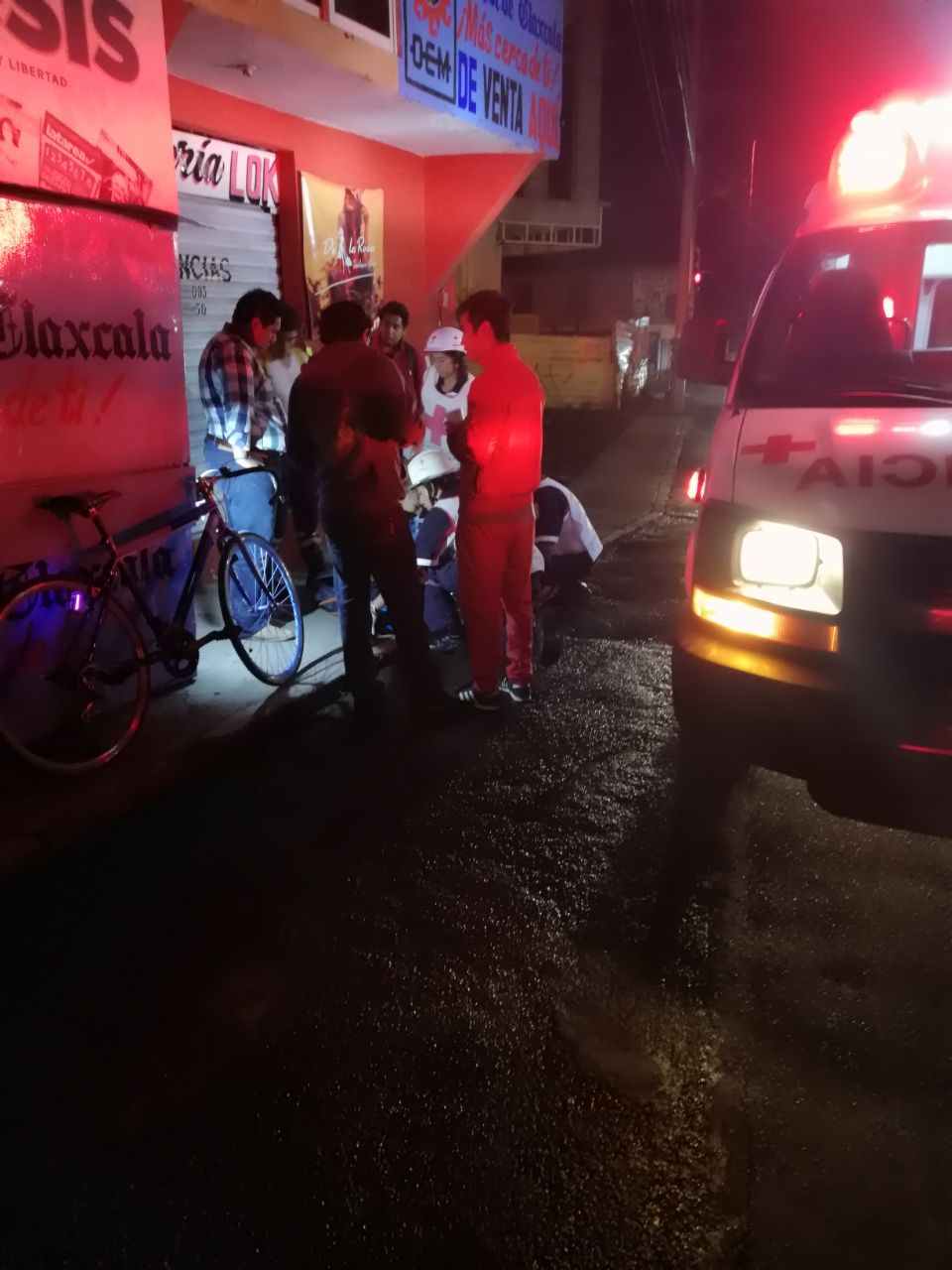 Arrollan a ciclista en boulevard Ocotlán