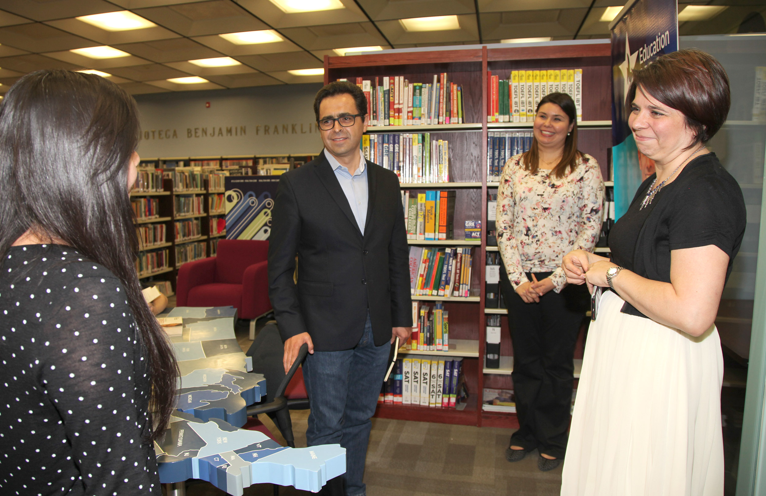 Estrecha Tlaxcala relaciones con COMEXUS para ampliar sistema de becas