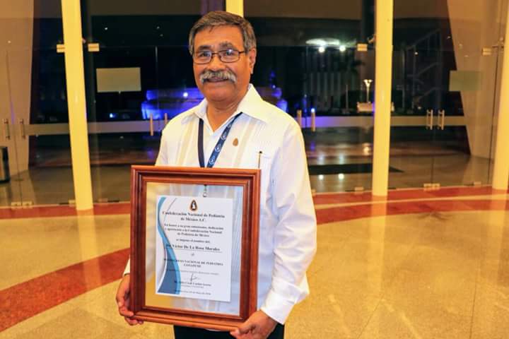 Médico Tlaxcalteca recibe reconocimiento del congreso nacional de Pediatría