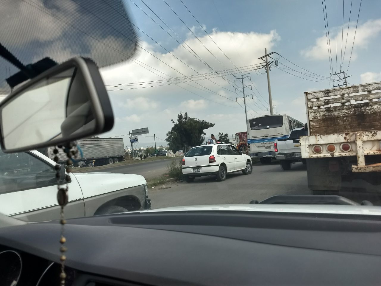 Movilización policiaca detiene a sujeto que robó tractocamión