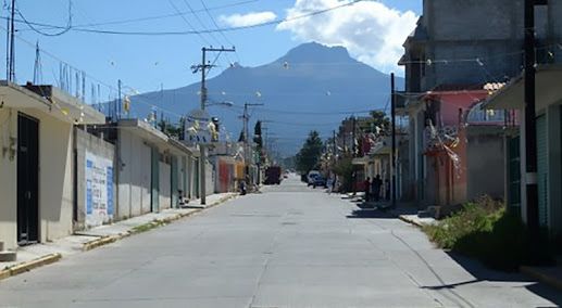 Piden vecinos de Ixcotla detener a mujer agresora