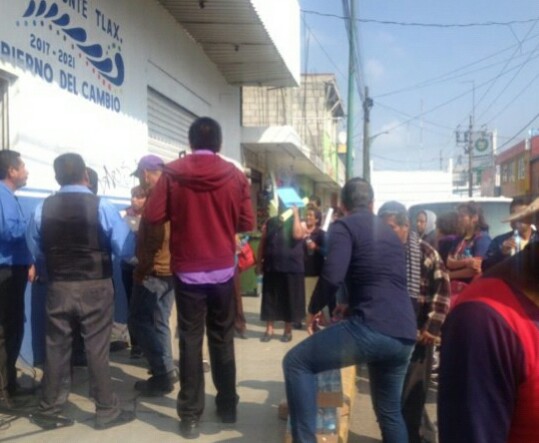 Exigen destitución de funcionario de San Pablo del Monte