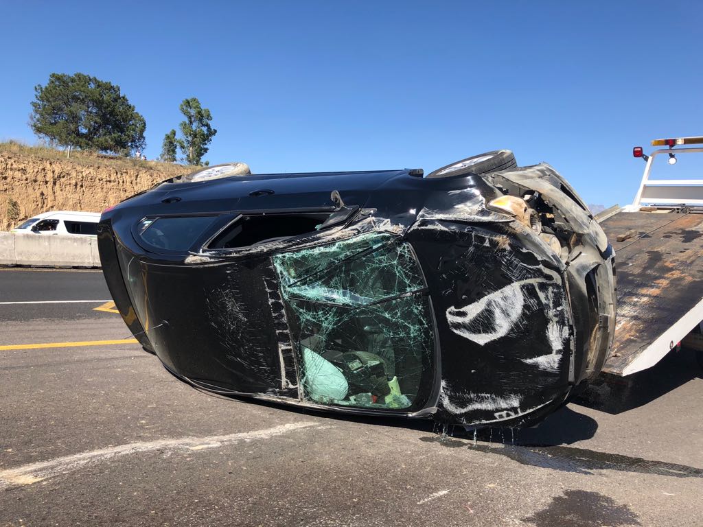 Deja un lesionado volcadura en el Periférico de Tlaxcala