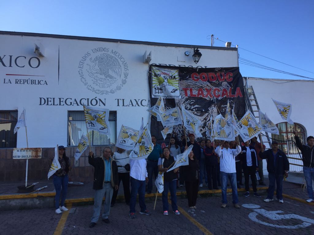 Toman campesinos delegación de la SEDESOL en Tlaxcala