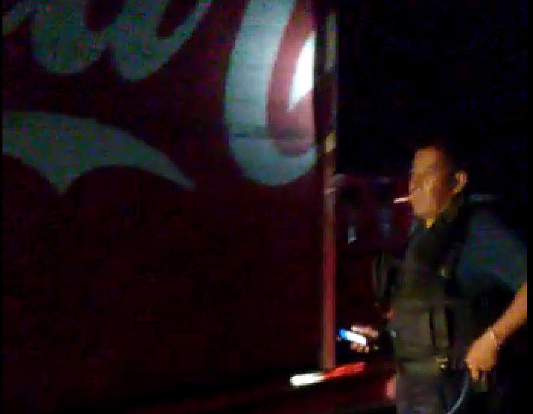 Roban camión de Coca-Cola y lo incendian