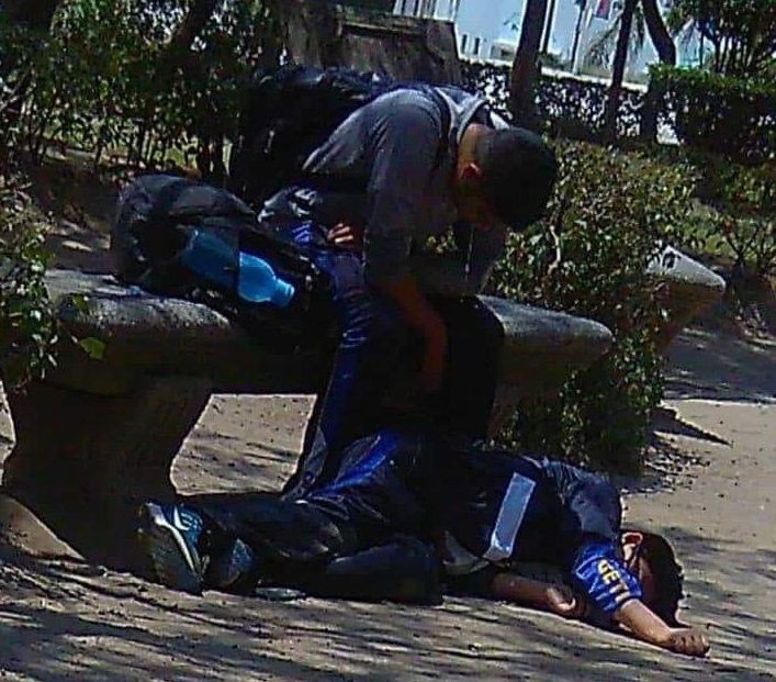 Exhiben ebrios a presuntos estudiantes del CBTIS 3