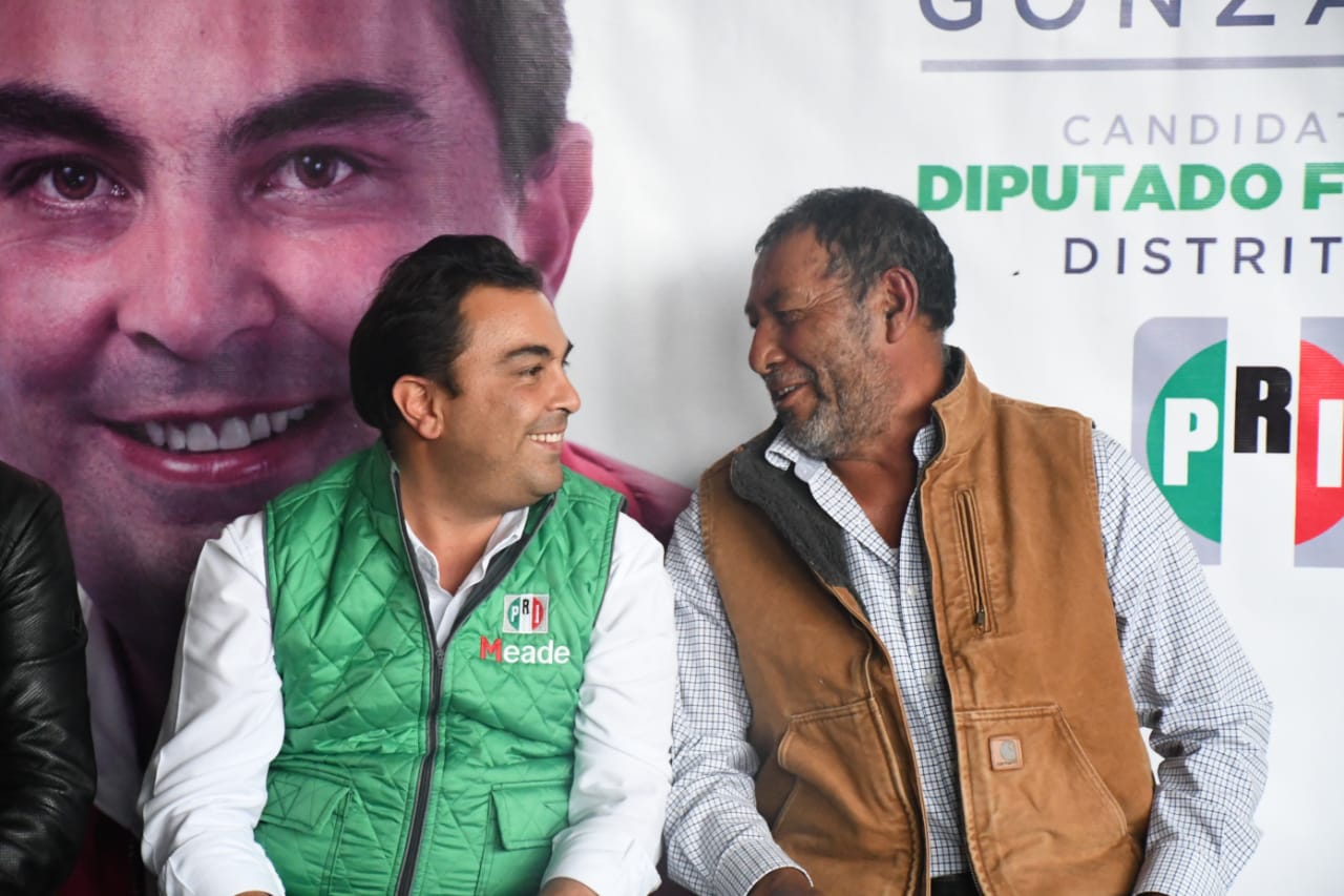 Concreta Mariano González compromisos con todas las comunidades del Distrito 01