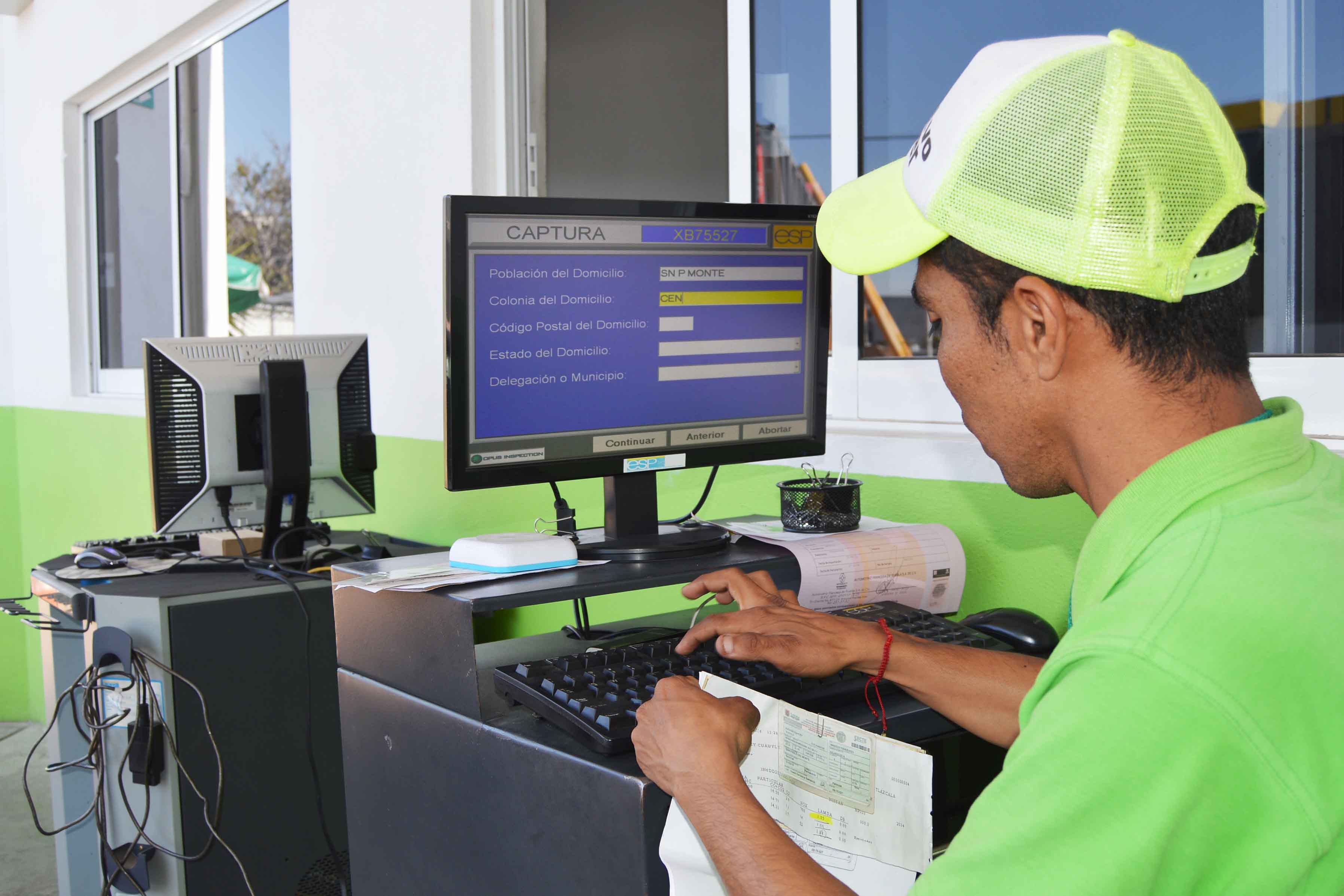 Invita CGE a realizar la verificación vehicular