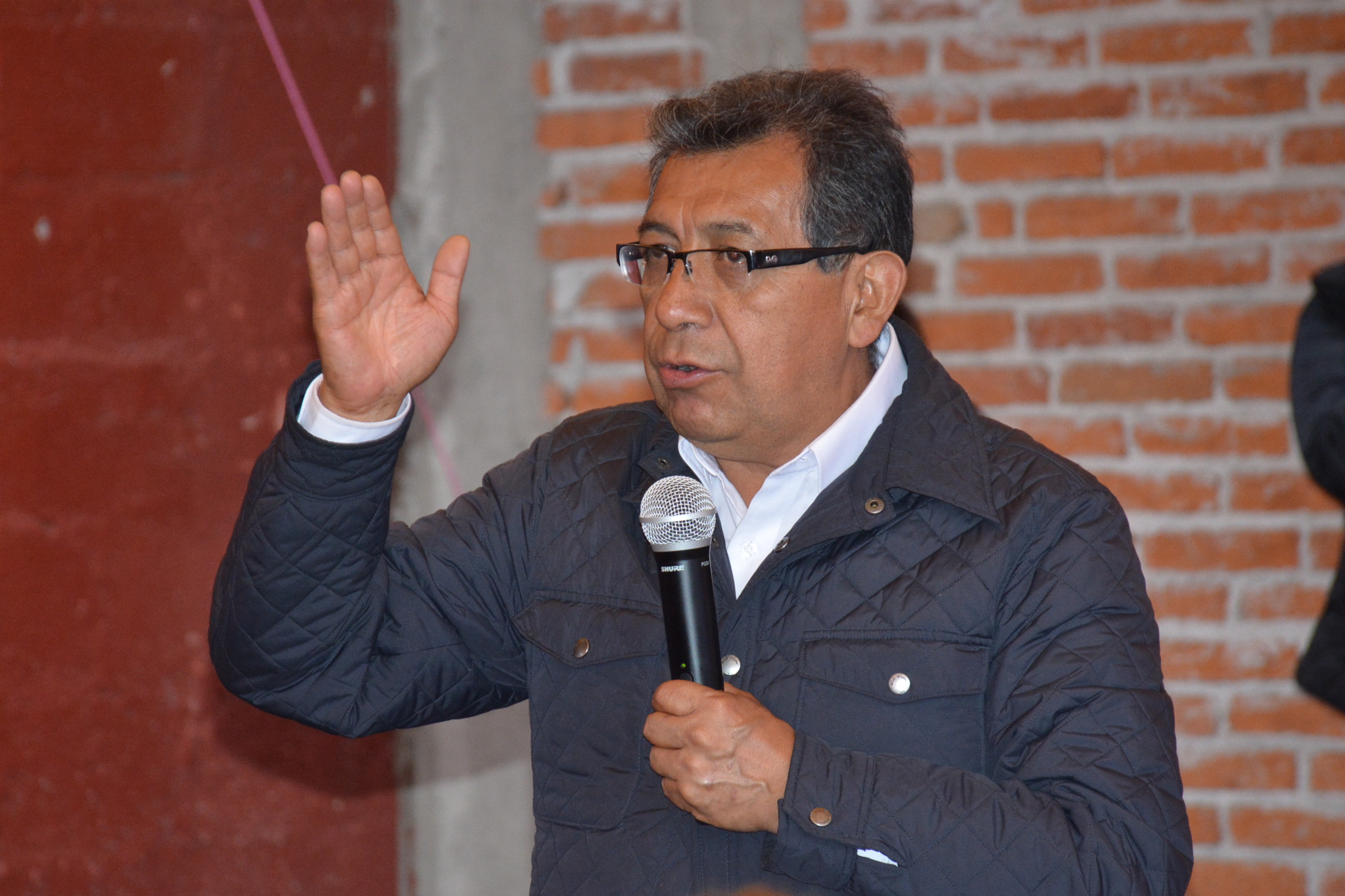 Mantengo mi ofrecimiento de presentar ley  del primer empleo: Serafín Ortiz