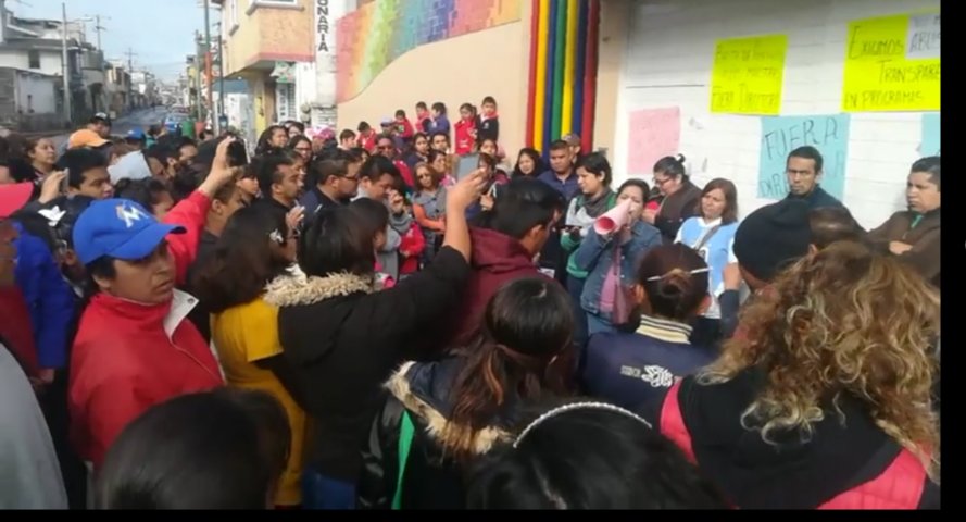 Cierran padres de familia jardín de niños en Chiautempan