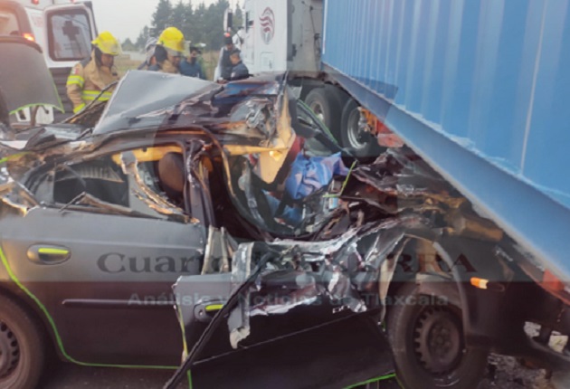 Aparatoso accidente en la autopista Tlaxcala-Texmelucan