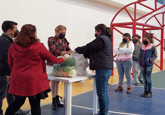 Realiza Ayuntamiento de Zacatelco segunda entrega de despensas con subsidio