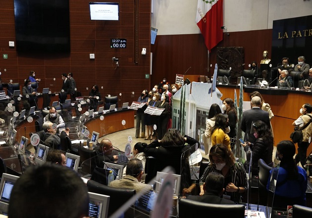 GPPAN toma tribuna del Senado; exigen discutir corrupción del hijo del presidente