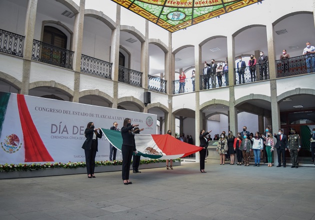 Con nueva Bandera, Congreso de Tlaxcala celebra este 24 de febrero