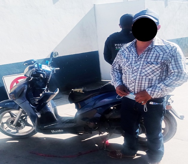 Entrega Dirección de Seguridad Pública de Huamantla motoneta recuperada