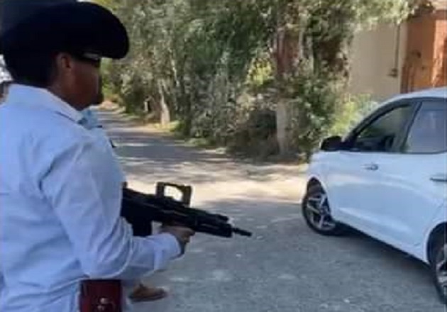 Asegura Policía de Tlaxcala armas de utilería utilizadas en filmación en Acuitlapilco