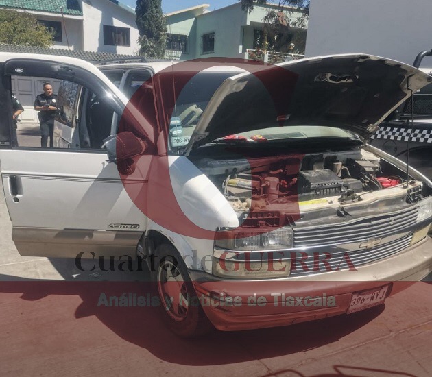 Policía de Nativitas asegura a dos sujetos por portación ilegal de arma de fuego