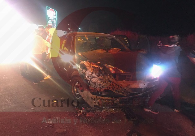 Dos mujeres resultan lesionadas, tras accidente vehicular