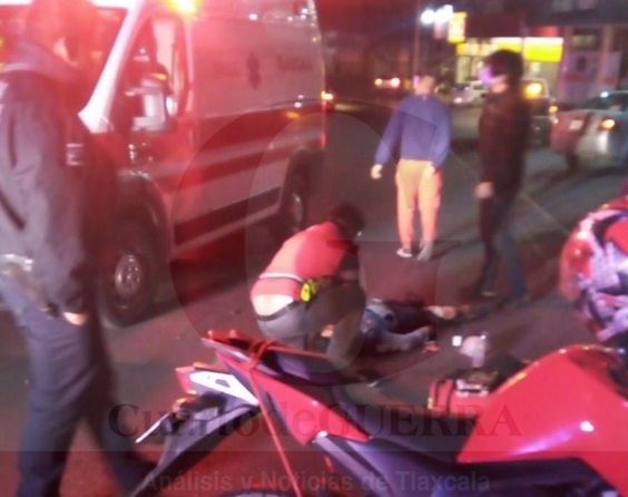 Se reporta como grave motociclista, tras accidentarse en la Ocotlán-Chiautempan
