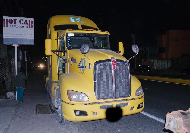 Recupera Policía de Papalotla tractocamión que había sido robado en Puebla