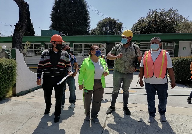 Supervisan autoridades de Zacatelco condición de escuelas, tras el sismo