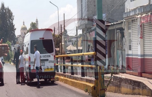 Colectiva atropella a una adulta mayor, en Zacatelco