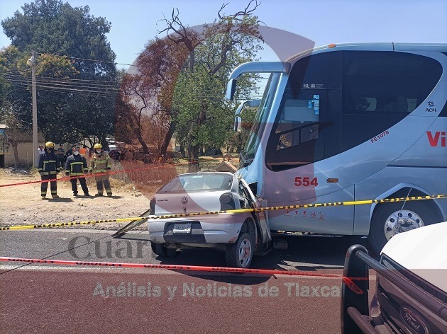 Mueren dos personas en trágico accidente vehicular, en la Apizaco-Tlaxco