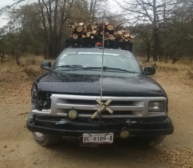 Aseguró SSC una camioneta con material forestal en la Malinche