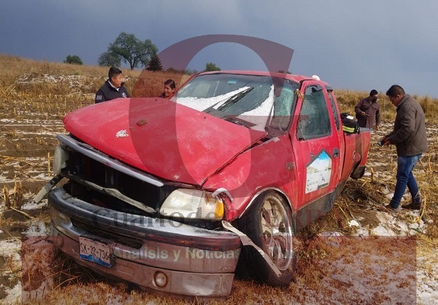Dejan daños materiales accidentes vehiculares, en Cuapiaxtla