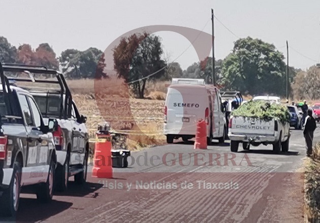 Ubican extremidades inferiores de una persona, en límites de Mazatecochco y Papalotla