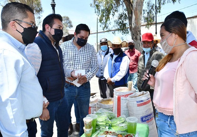 Se realiza con éxito en Huamantla primer Viernes de Tianguis de Semillas