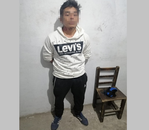 En Zacatelco, policía asegura a un hombre señalado de agredir a una mujer