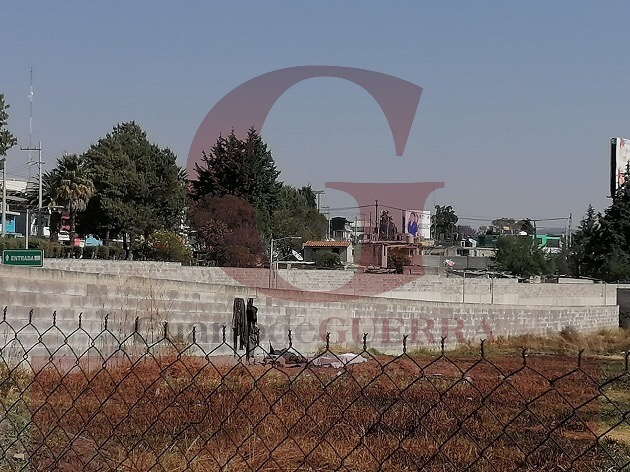 Ubican el cadáver de un hombre de la tercera edad en un predio de Apizaco
