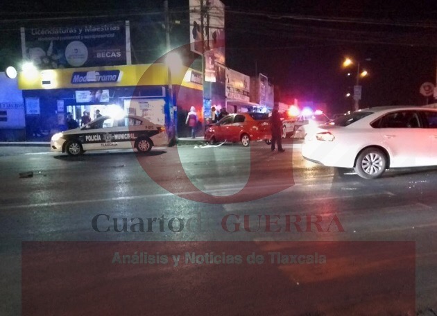 Daños materiales ocasiona aparatoso choque en Ocotlán, Tlaxcala