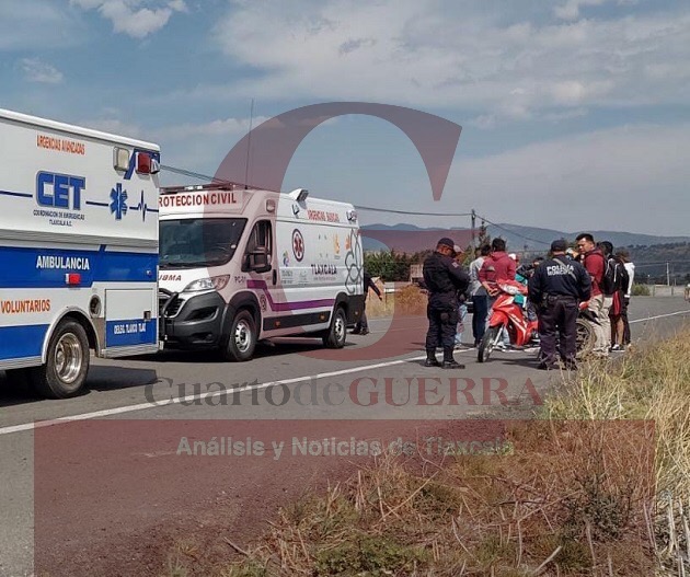 Resulta lesionada pareja de motociclistas, en Tlaxco