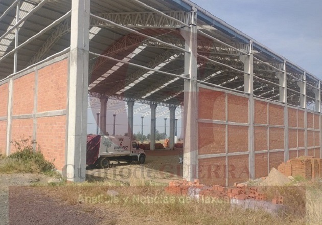 Acusan al alcalde de Teolocholco de invadir el predio de un particular