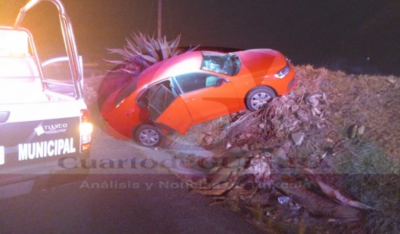 Joven sufre accidente automovilístico, en la Apan-Tlaxco
