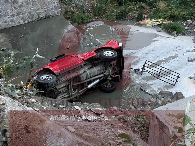Dos personas resultan lesionadas tras caer a un barranco, en Tlaxcala